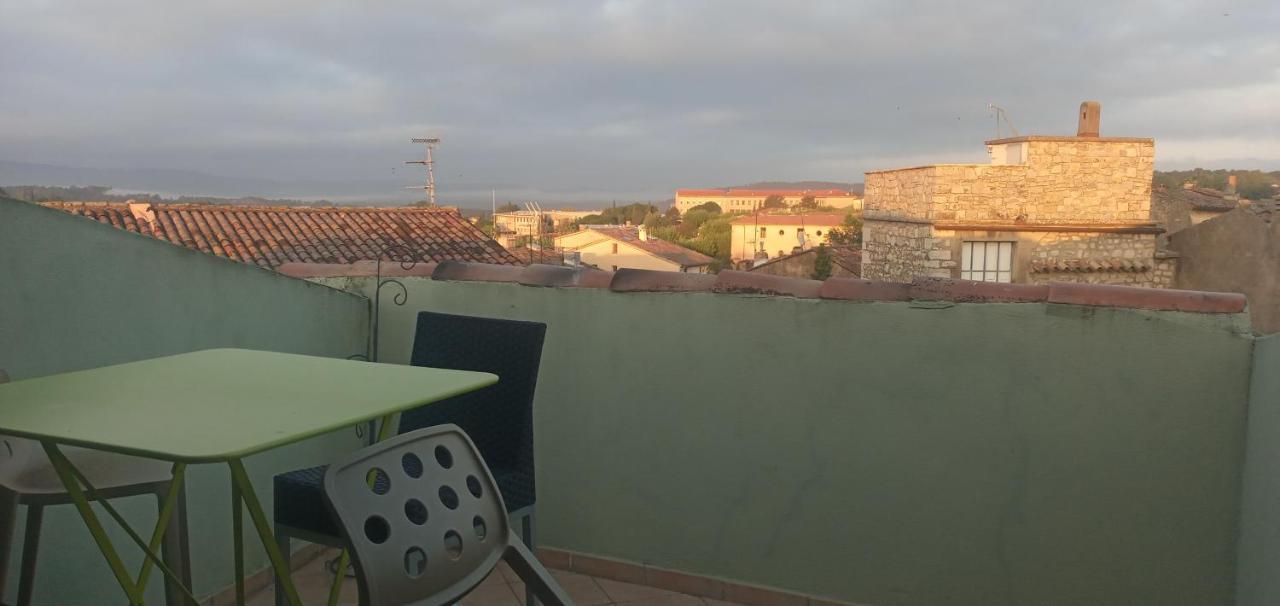 Duplex De Charme Avec Terrasse Au Coeur Du Village Lorgues Exteriér fotografie
