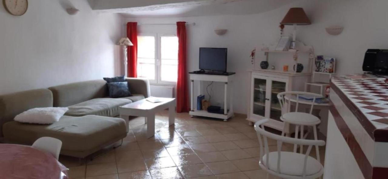 Duplex De Charme Avec Terrasse Au Coeur Du Village Lorgues Exteriér fotografie