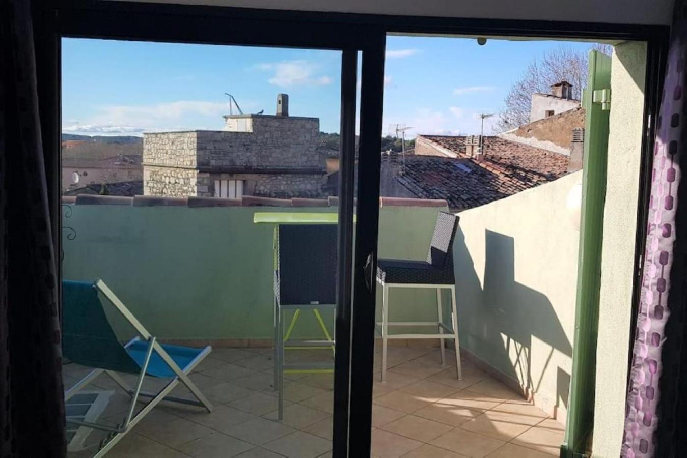 Duplex De Charme Avec Terrasse Au Coeur Du Village Lorgues Exteriér fotografie
